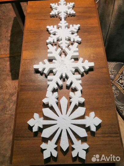 Снежинки, снеговики, и др. фигуры к Новому году
