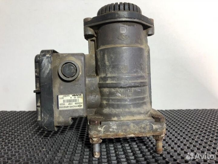 Кран управления тормозами прицепа Scania