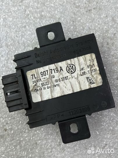 Блок противоугонной системы Volkswagen 7L0907719A
