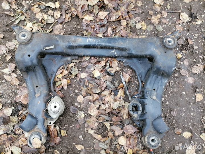 Подрамник Ауди а6