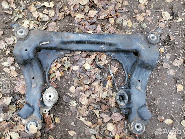 Подрамник Ауди а6