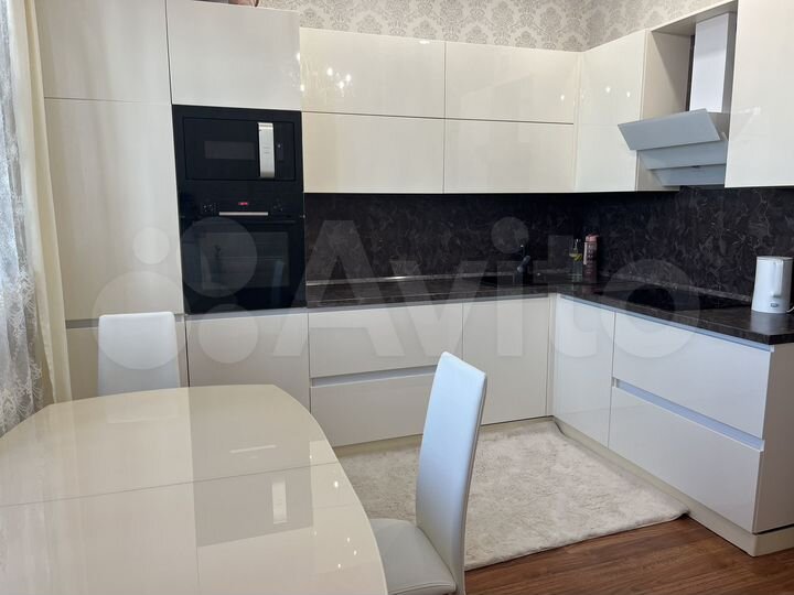 3-к. квартира, 96 м², 4/9 эт.