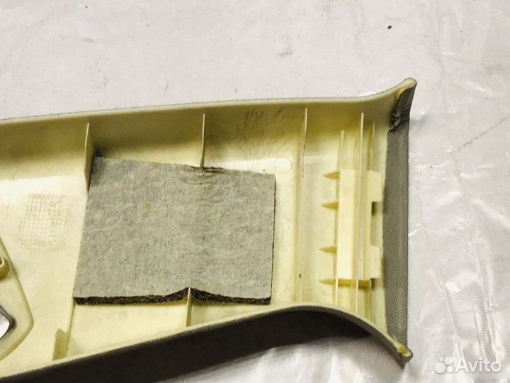 Обшивка центральной стойки правая Bmw X3 E83