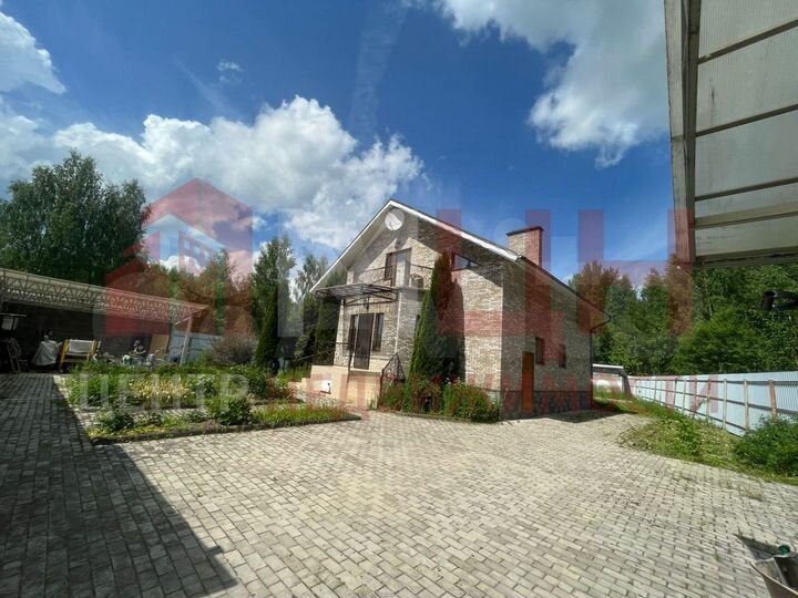 Дом 257 м² на участке 15 сот.