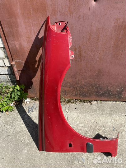 Крыло переднее правое Volvo S40, V40 дорест 260631