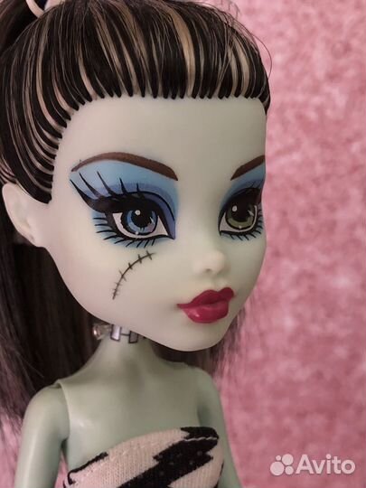 Кукла монстр хай френки штейн рассвет танца