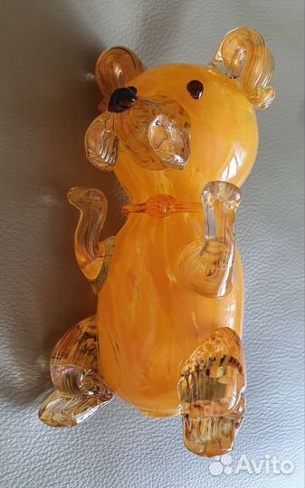 Фигурки из цветного стекла