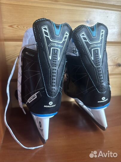 Коньки хоккейные детские