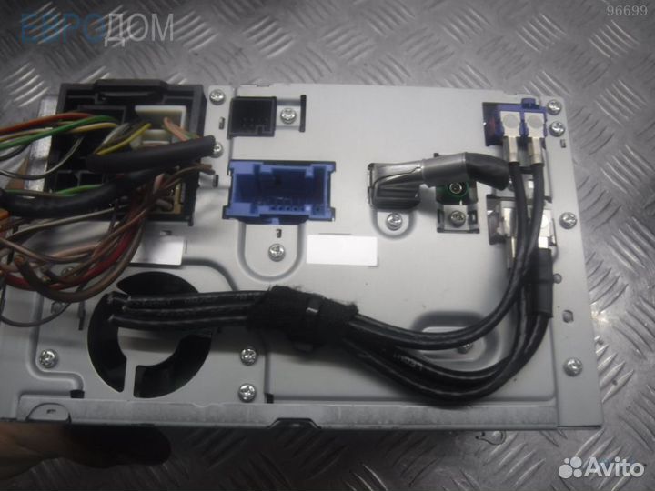 Магнитола / мультимедиа mercedes W204 s1108745