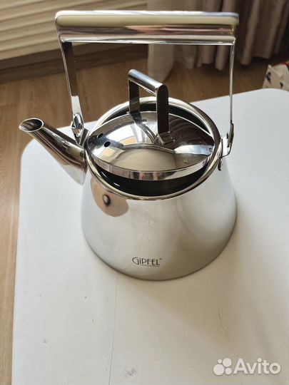 Чайник Gipfel 2,5л состояние нового