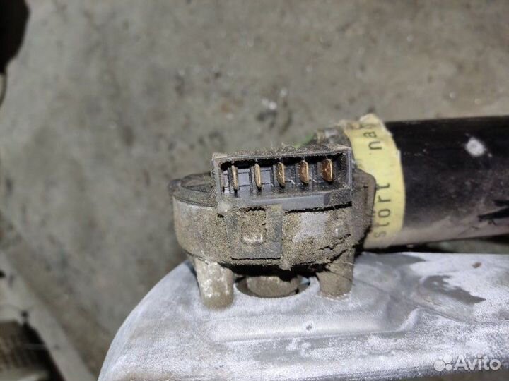 Трапеция стеклоочистителей Audi 100 седан 2.8 AAH