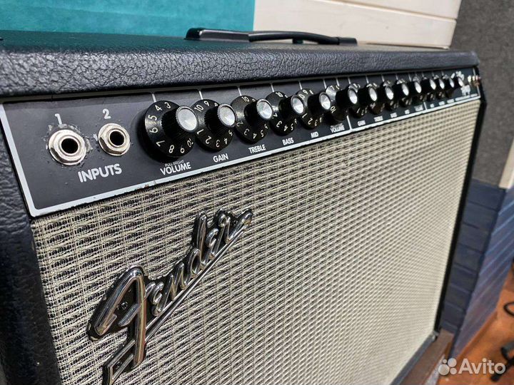 Комбик Fender Twin Amp 100 2*12 возможен обмен
