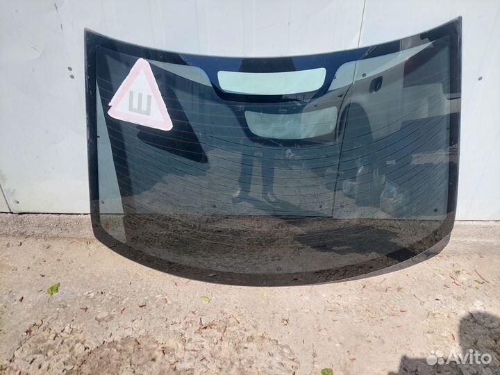 Стекло заднее Volvo S40