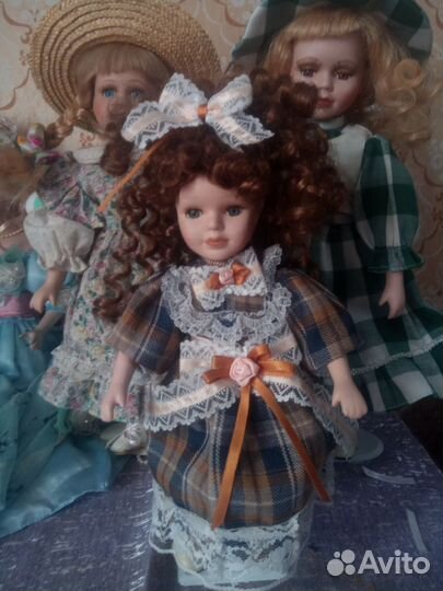 Кукла фарфоровая коллекционная