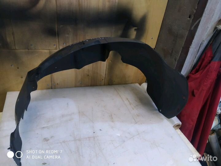 Подкрылок перед левый Chevrolet Tahoe 2