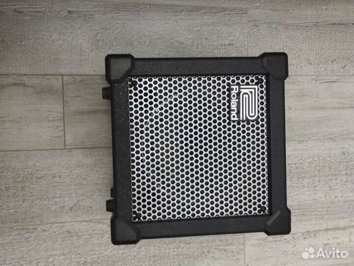 Комбоусилитель roland cube 15xl