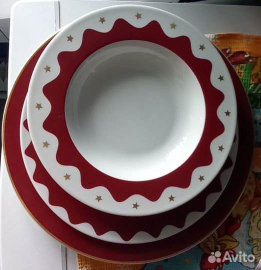 Набор тарелок