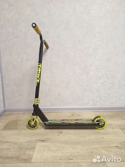 Трюковой самокат