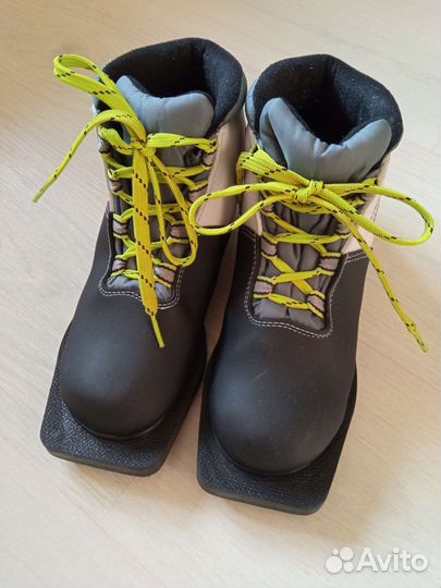 Лыжные ботинки детские 35