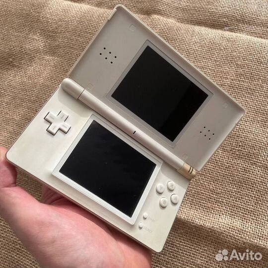 Nintendo DS Lite