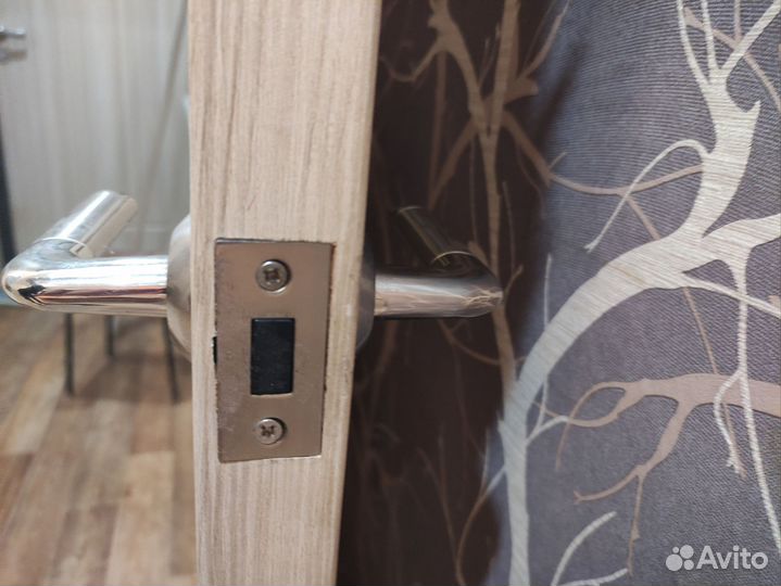 Межкомнатная дверь бу (полотно 80х200)