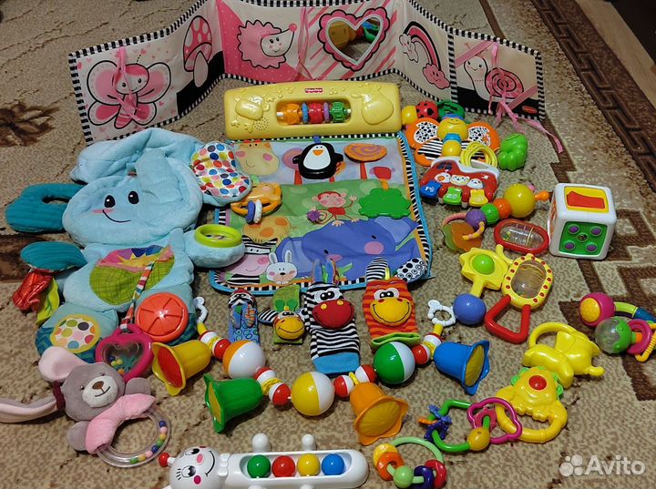 Развивающие игрушки для малышей пакетом до года