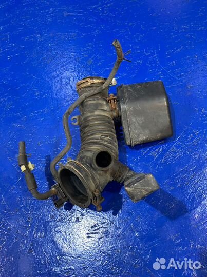 Патрубок воздушного фильтра Toyota Camry 40 2AZ-FE