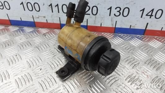 Бачок гу KIA sportage 2 (SML07NO01)