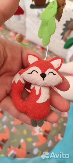 Музыкальный мобиль на кроватку из фетра