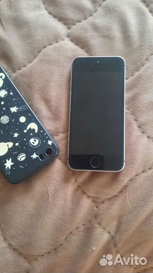 Телефон iPhone 5 se