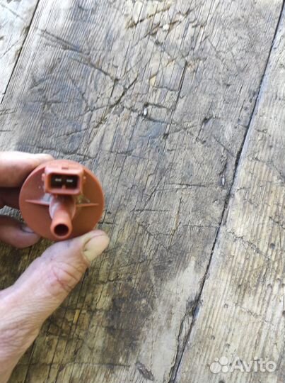 Клапан вентиляции топливного бака Пежо 206