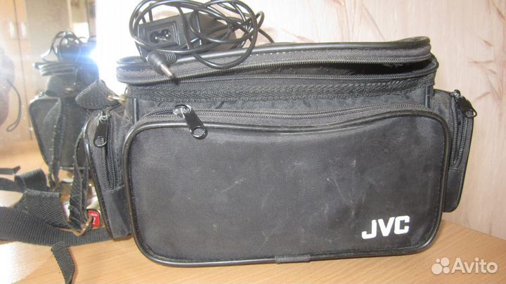 Видеокамеры Самсунг и Панасоник