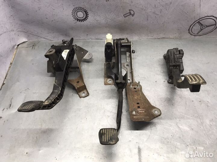 Педали Ford Focus II 2006г.в., 1,4L