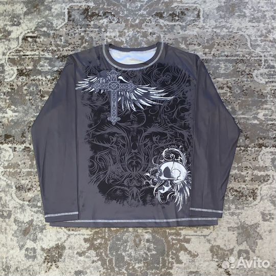 Лонгслив Affliction type на руках