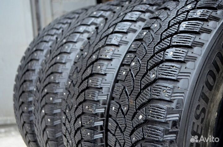 Bridgestone Blizzak Spike-01 225/65 R17