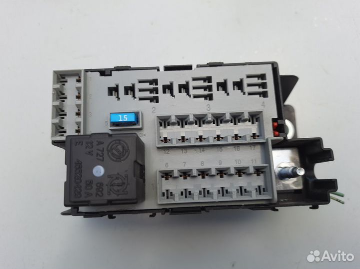 Блок предохранителей багажника Fiat Punto 3