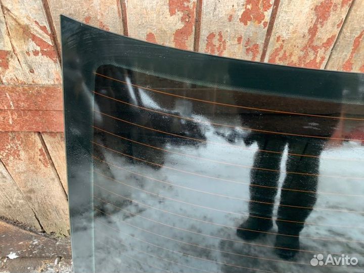 Стекло заднее Volkswagen Polo V рестайлинг 1.6