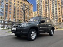 Chevrolet Niva 1.7 MT, 2011, 69 000 км, с пробегом, цена 719 000 руб.