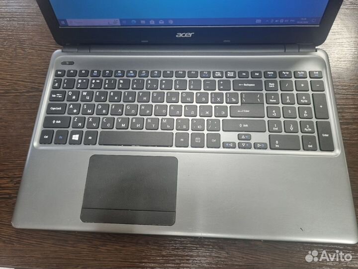 Ноутбук Acer e1-572g