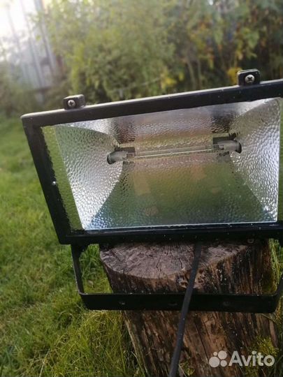 Прожектор Esy Lux