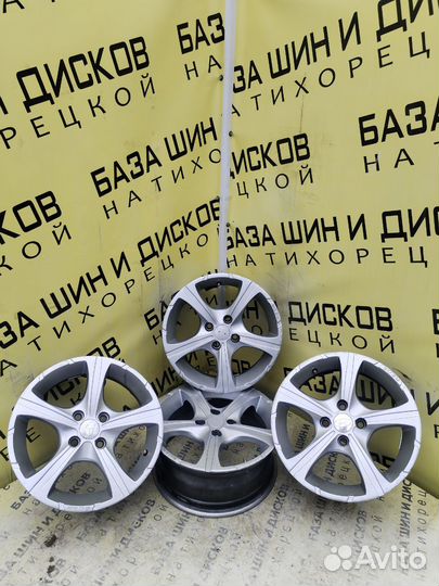 Литые диски R15 4x100 6.5J ET 38 Цо 72.1