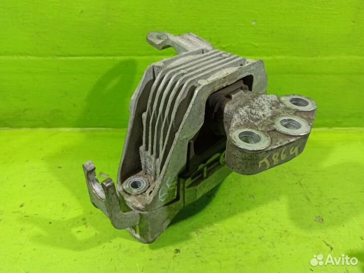 Опора двигателя передняя правая Chevrolet Cruze