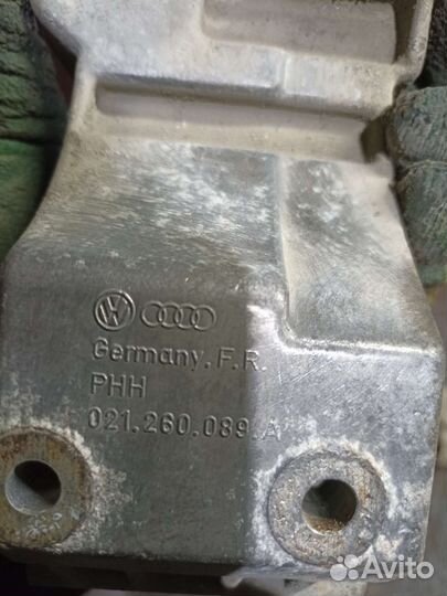 Кронштейн генератора и компрессора VW Гольф 3 VR6