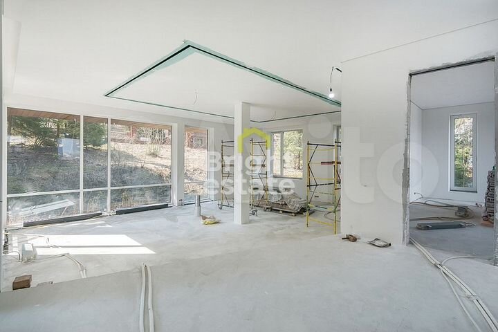 Дом 638 м² на участке 30 сот.