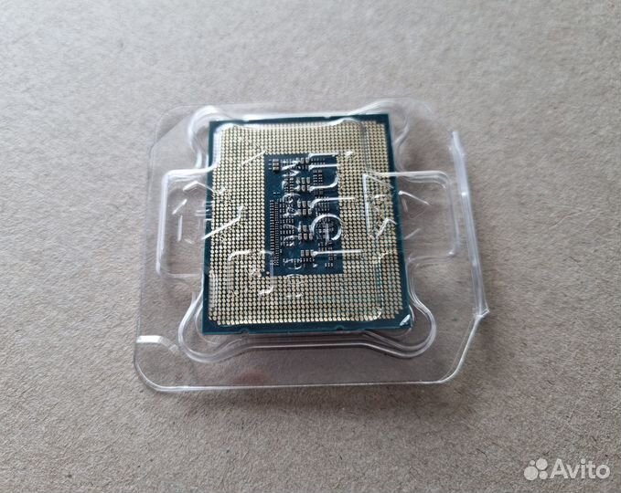 Процессор Intel Core i7-13700K
