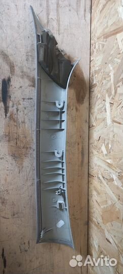 Обшивка передней правой стойки Volvo v50, s40