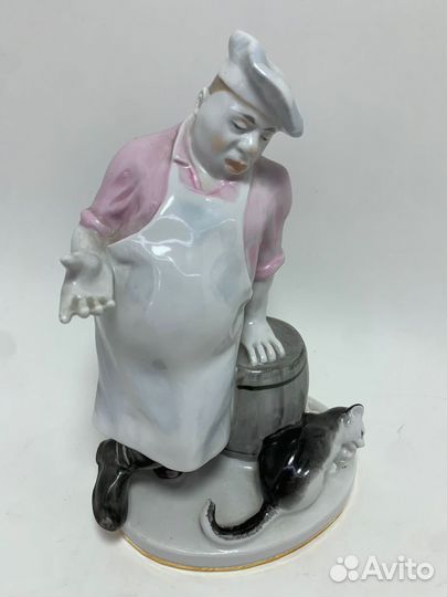Статуэтка фарфор 