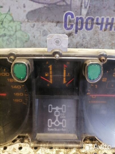 Панель приборов Mitsubishi Pajero