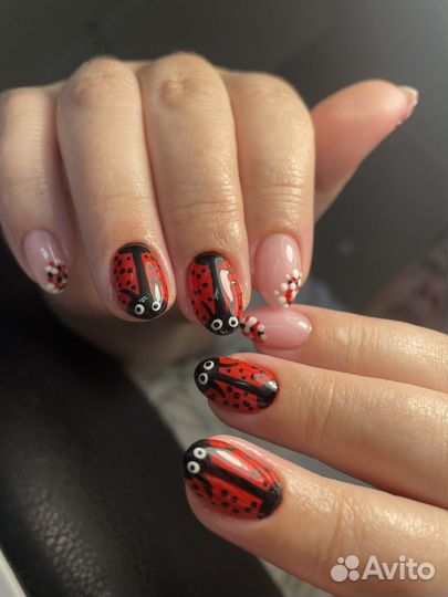 Маникюр с покрытием и наращивание ногтей
