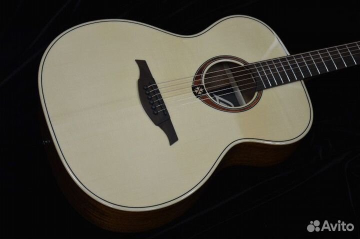 Акустическая Гитара Lag + Аксессуары